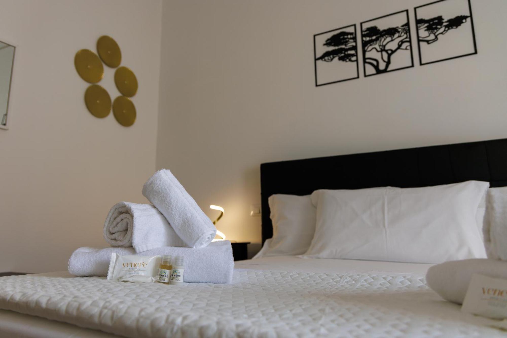 Laura Home Verona Bagian luar foto